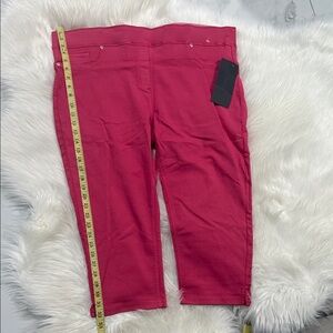 Women’s Cropped Stretch Jeans - Raspberry
